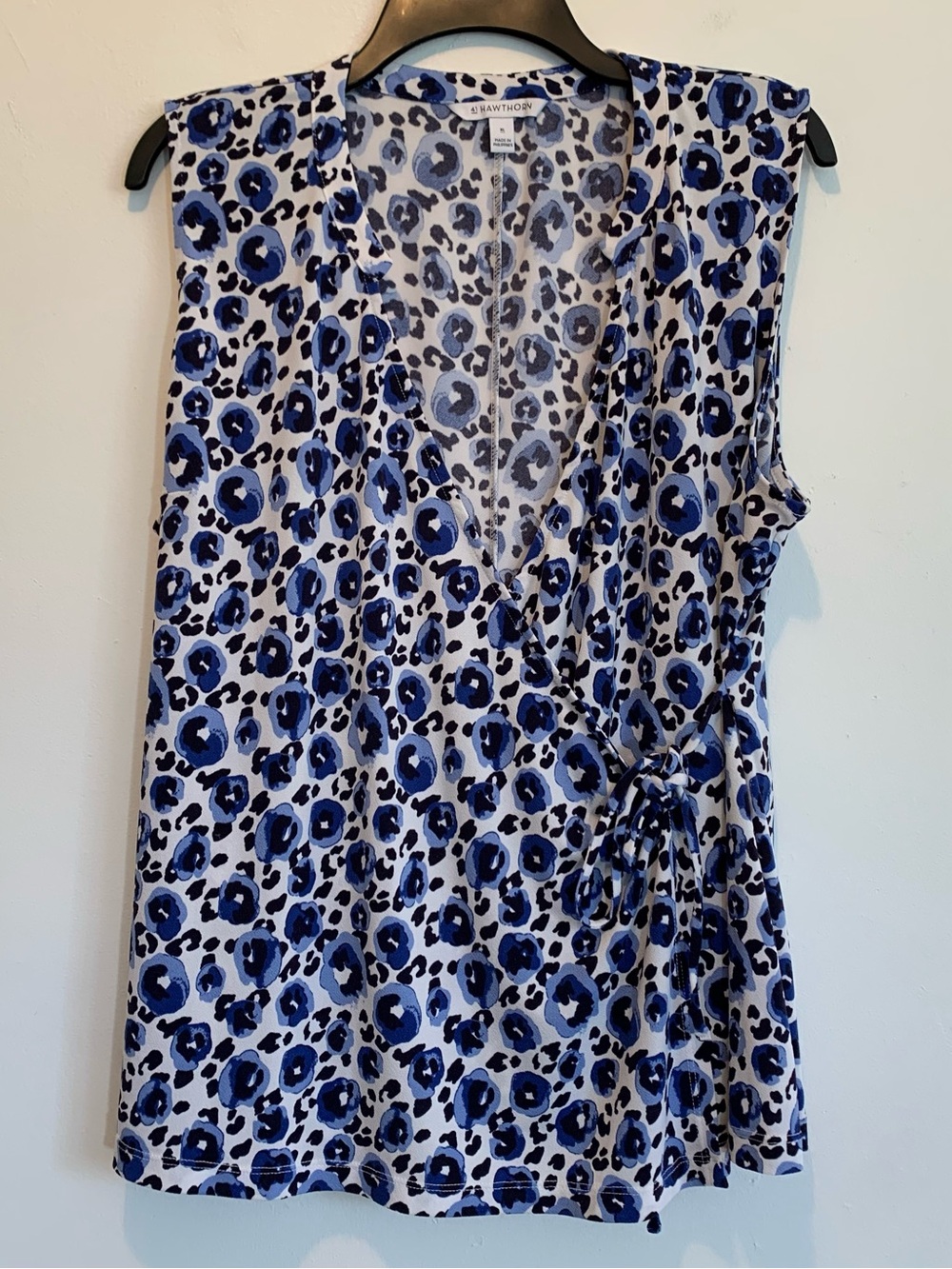 41 Hawthorn Sleeveless Wrap Top XL Blue White Pattern